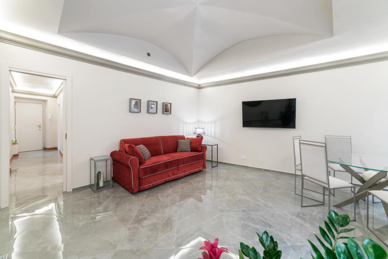 Bmga L Viapaola43 Palace — Photos 2